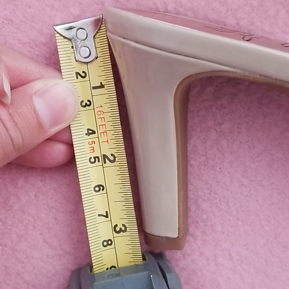 Taupe heels - Picture 6 of 6